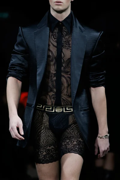 Look 50